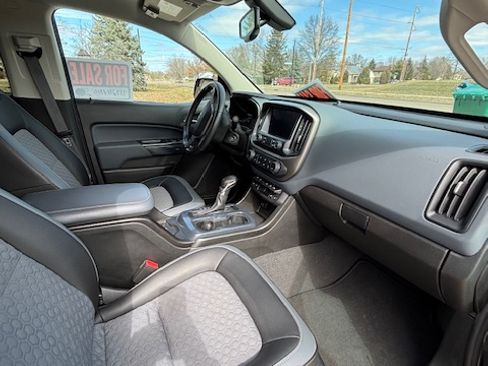 Used 2022 Chevrolet Colorado Z71 image 6