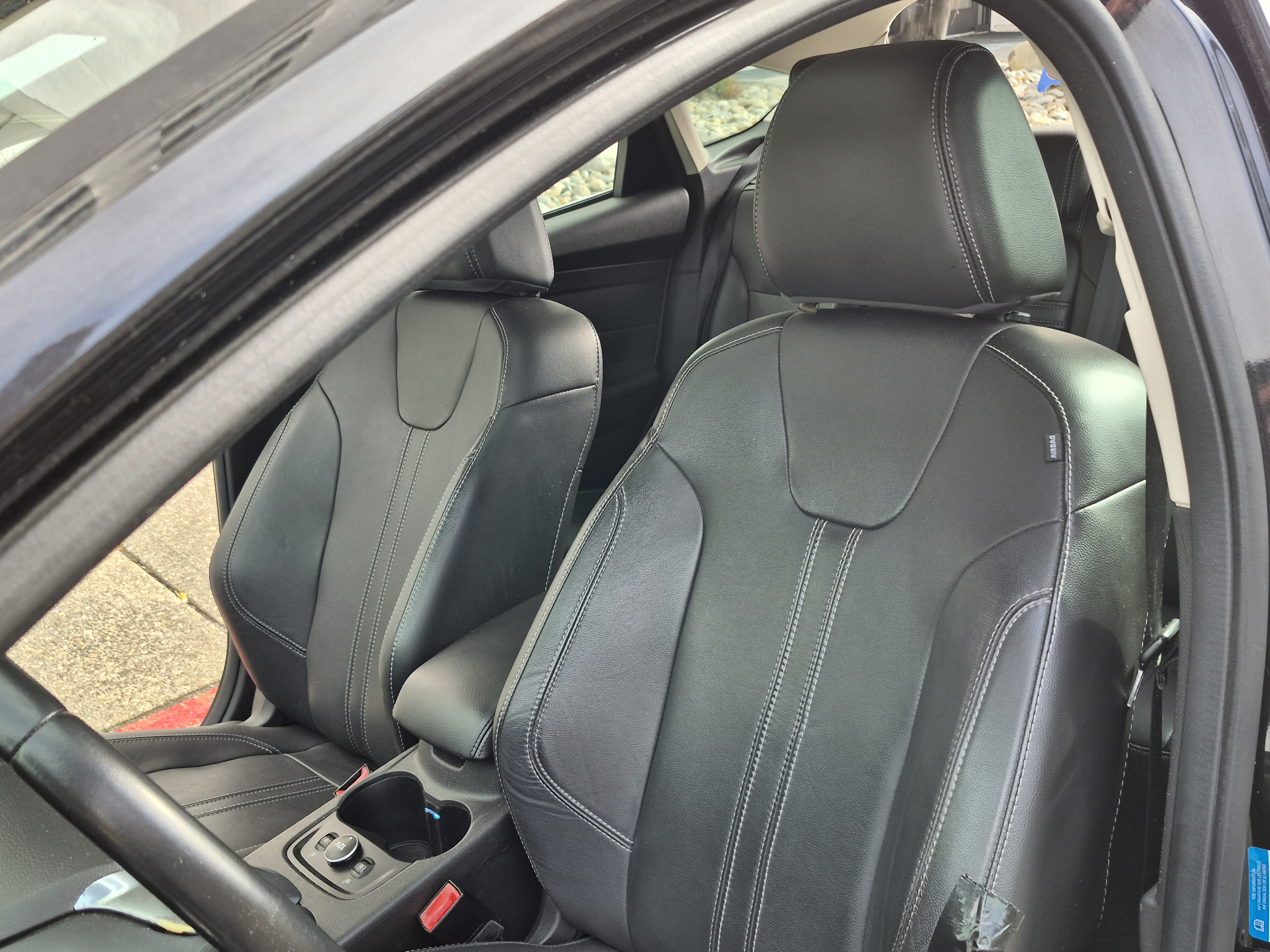 Used 2012 Ford Focus Titanium FWD image 9
