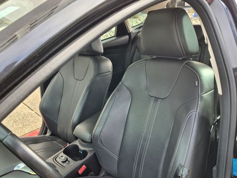 Used 2012 Ford Focus Titanium image 9