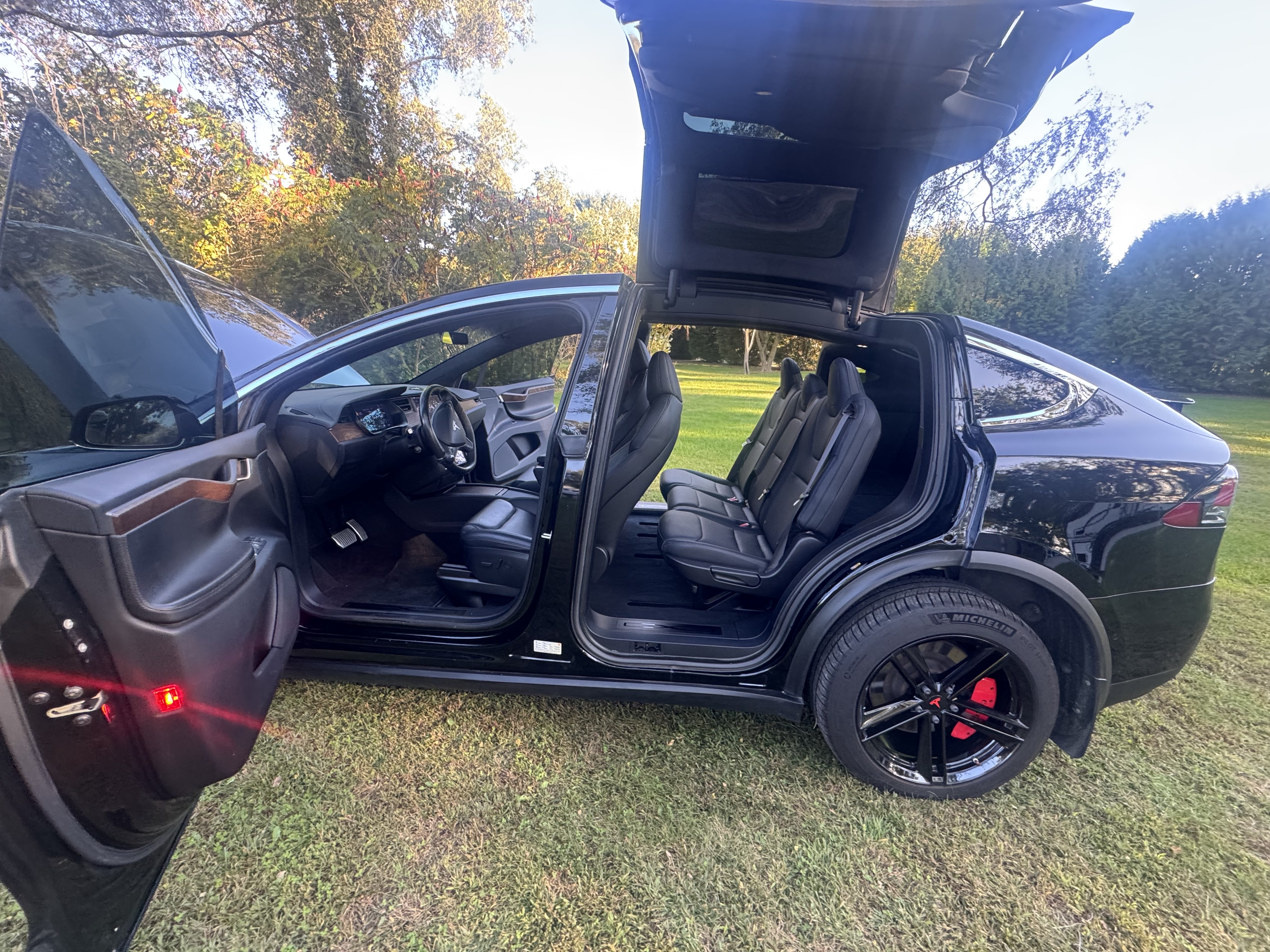 Used 2020 Tesla Model X Long Range AWD/4WD image 8