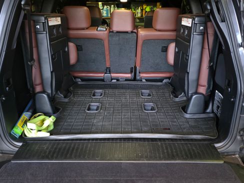 Used 2018 Toyota Land Cruiser Sport Utility 4D w/ Four Season Floor Mat Package image 13