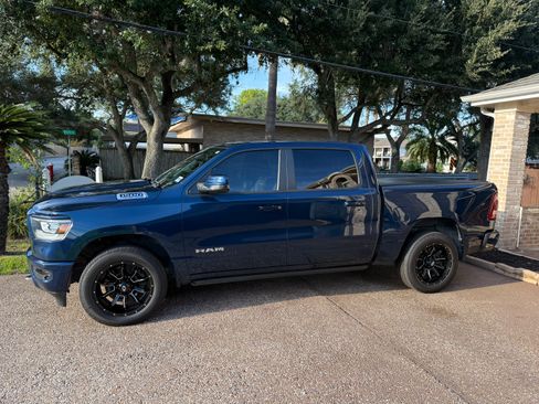 Used 2024 RAM 1500 Laramie AWD/4WD image 2