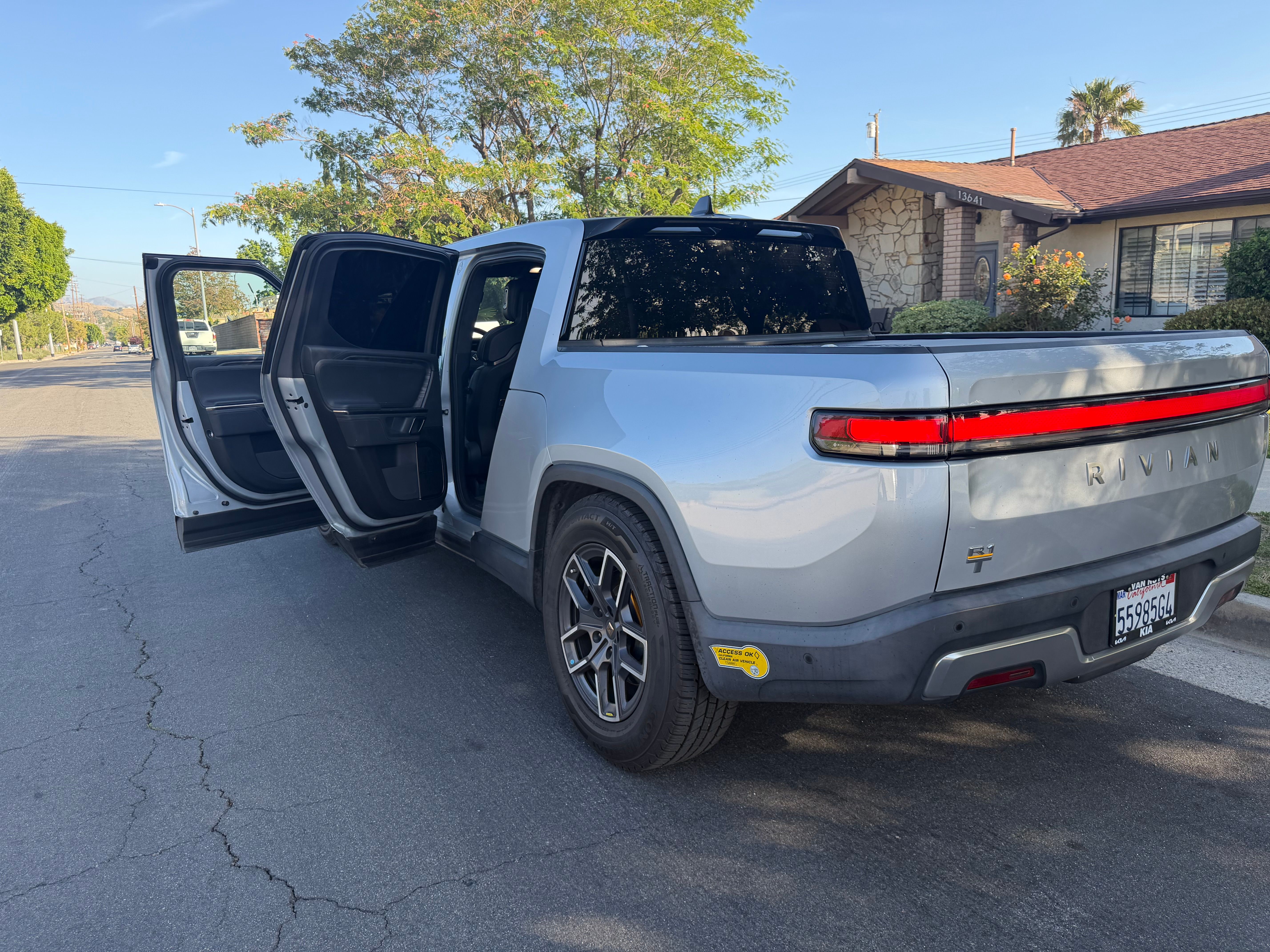 Used 2022 Rivian R1T Launch Edition AWD/4WD image 5