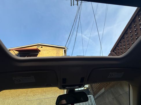 Used 2003 BMW 330xi Sedan image 24