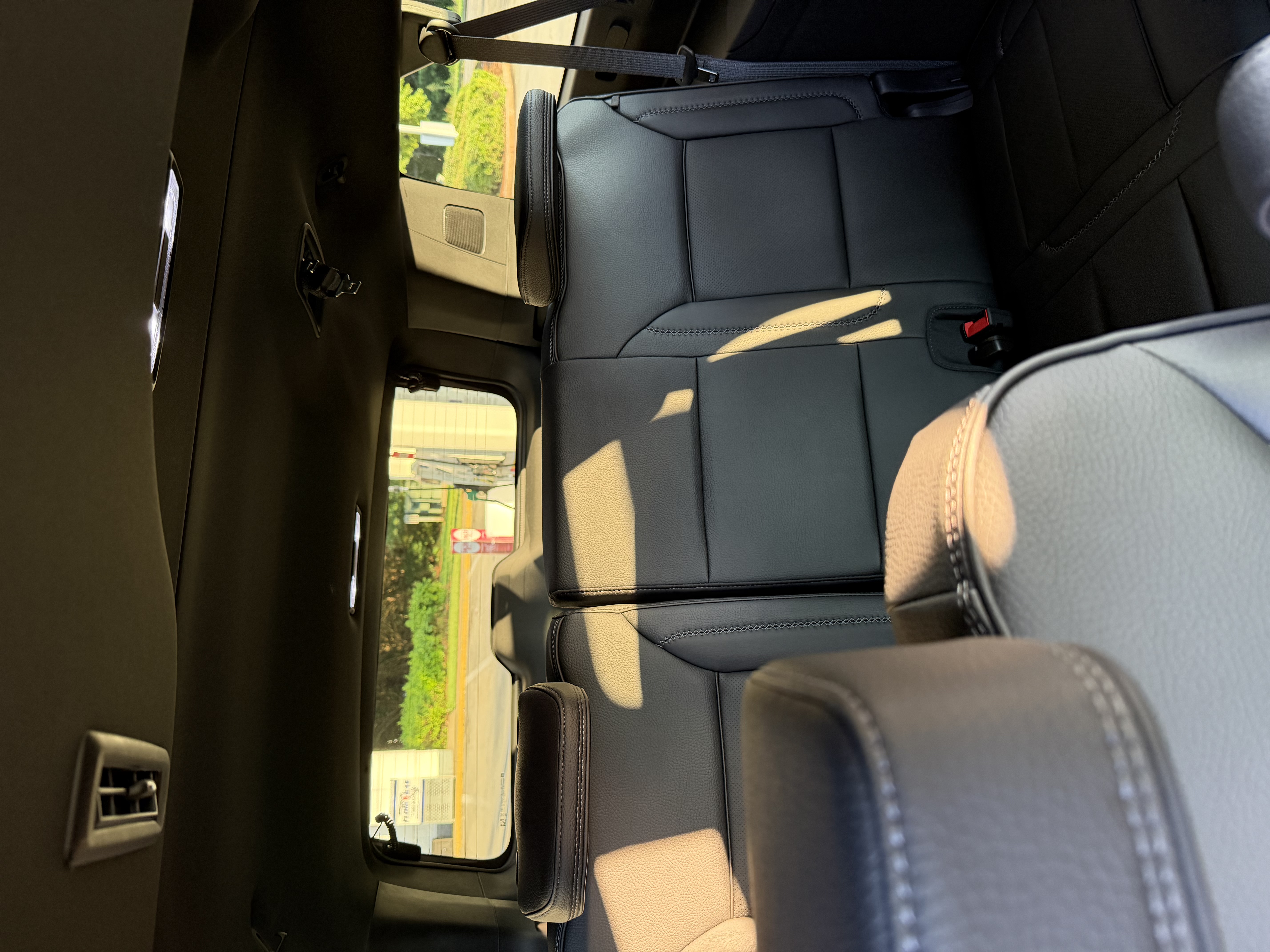 Used 2023 GMC Yukon XL Denali AWD/4WD image 30