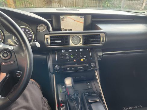 Used 2014 Lexus IS 350 image 9