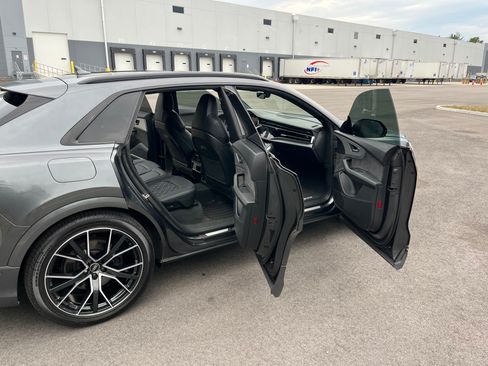 Used 2021 Audi SQ8 Prestige AWD/4WD image 6