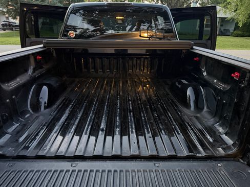 Used 2008 GMC Sierra 1500 SLT w/ SLT Preferred Package AWD/4WD image 6