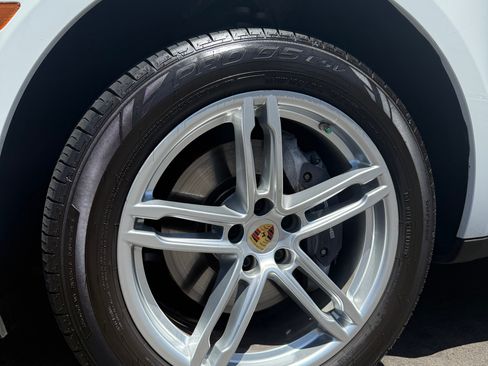 Used 2021 Porsche Macan AWD/4WD image 6