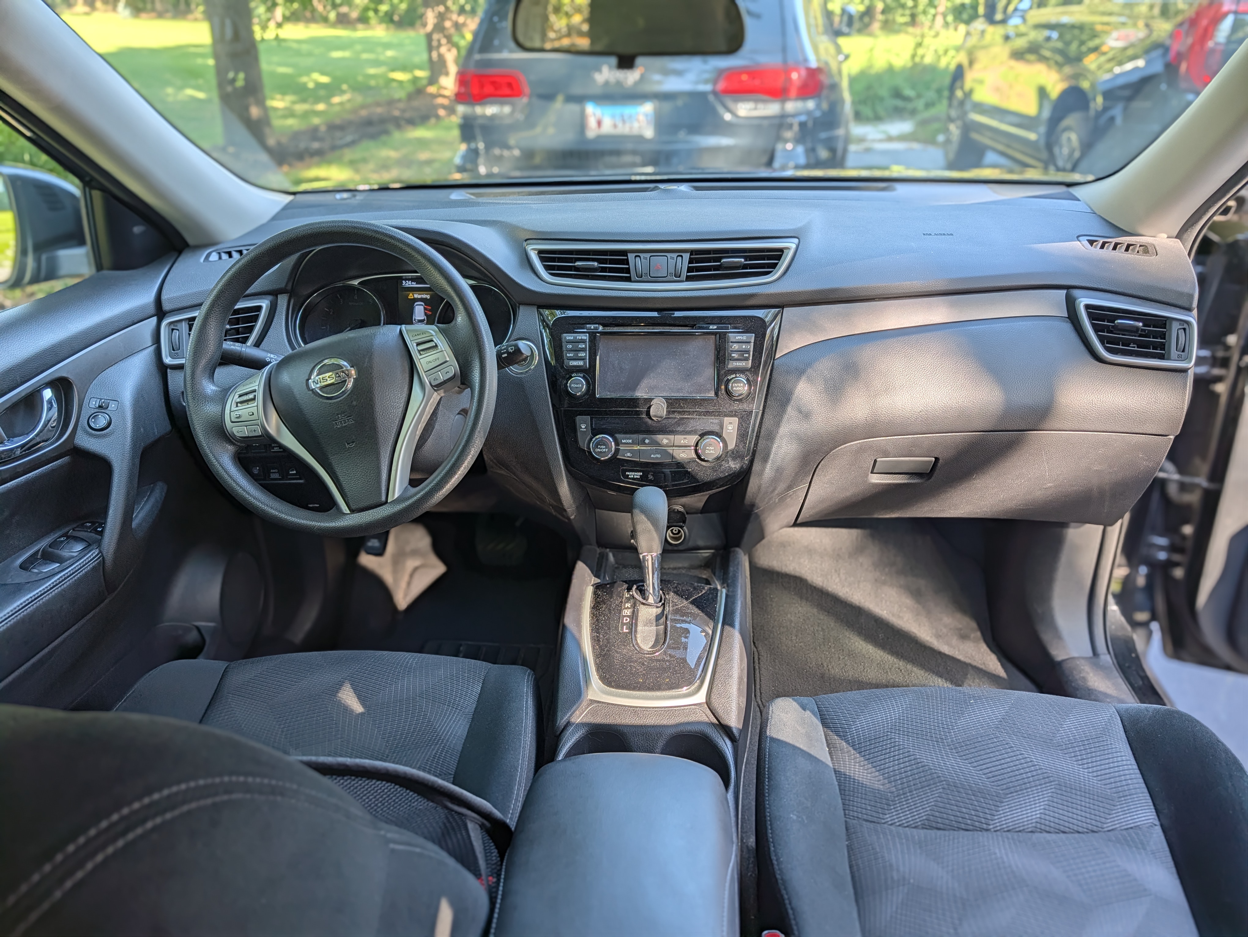 Used 2016 Nissan Rogue SV w/ SV Premium Package AWD/4WD image 6