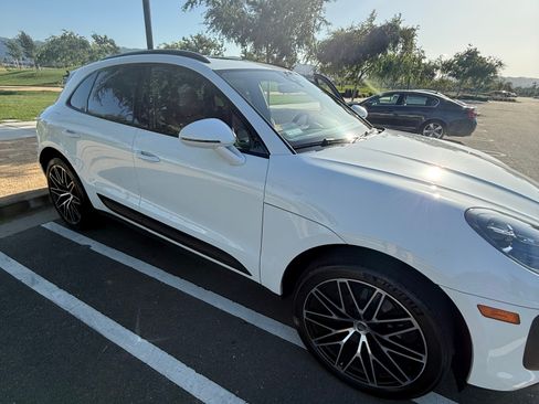 Used 2023 Porsche Macan AWD/4WD image 9