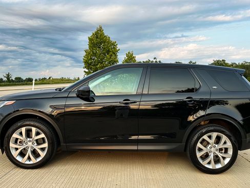 Used 2023 Land Rover Discovery Sport SE image 5