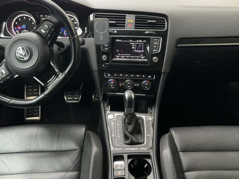 Used 2015 Volkswagen Golf R 4-Door image 9