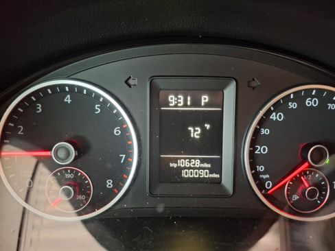 Used 2011 Volkswagen Tiguan S image 10