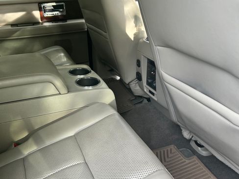 Used 2013 Lincoln Navigator 4WD w/ HD Trailer Tow Pkg image 20