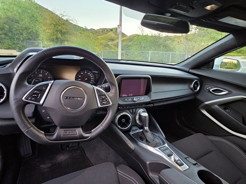 Used 2017 Chevrolet Camaro SS image 18