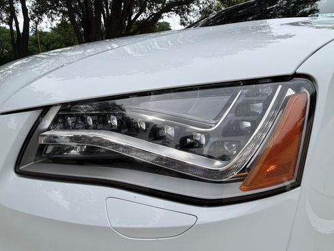 Used 2013 Audi S8 w/ Driver Assistance Pkg image 9