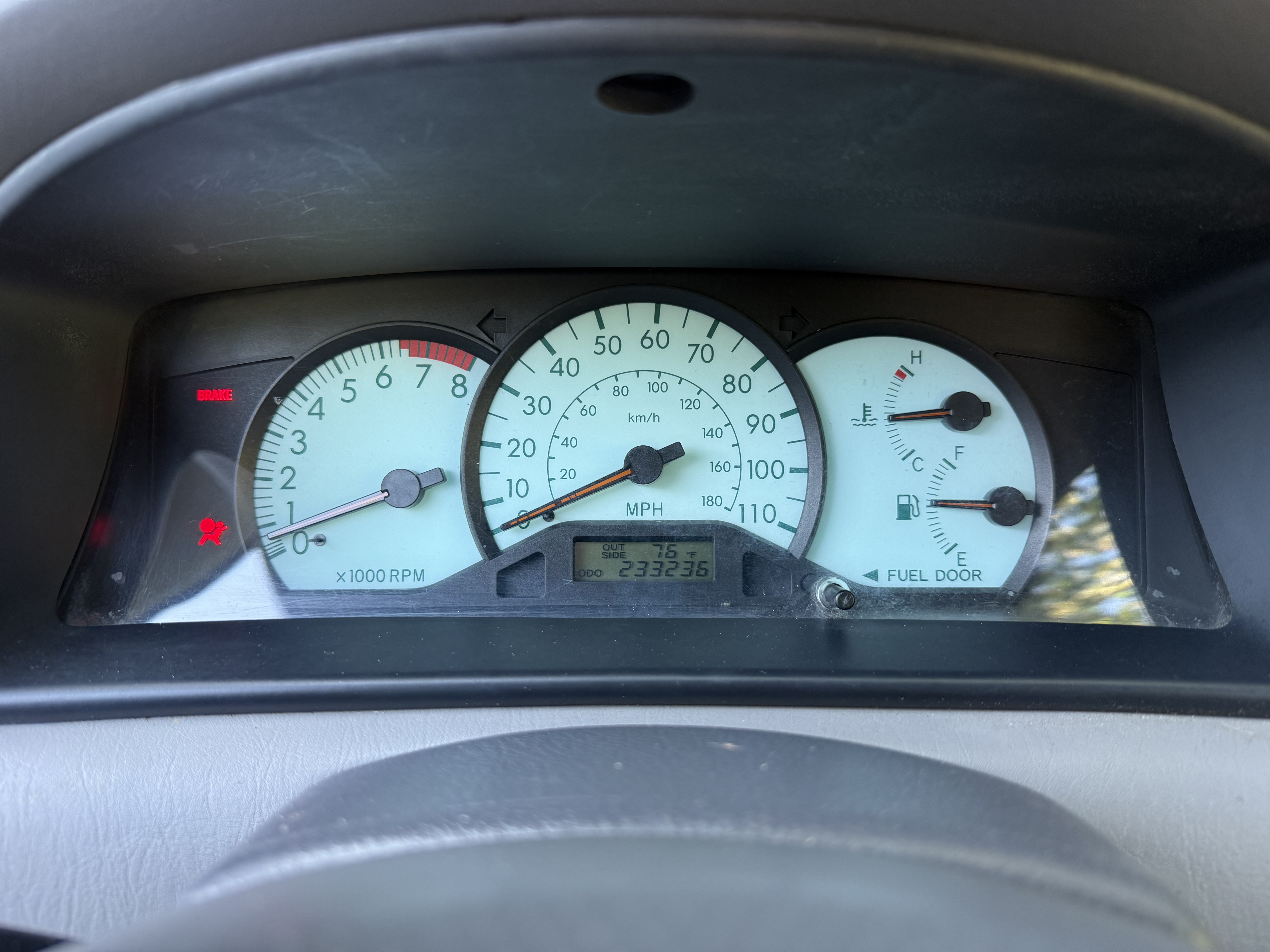 Used 2004 Toyota Corolla LE FWD image 1