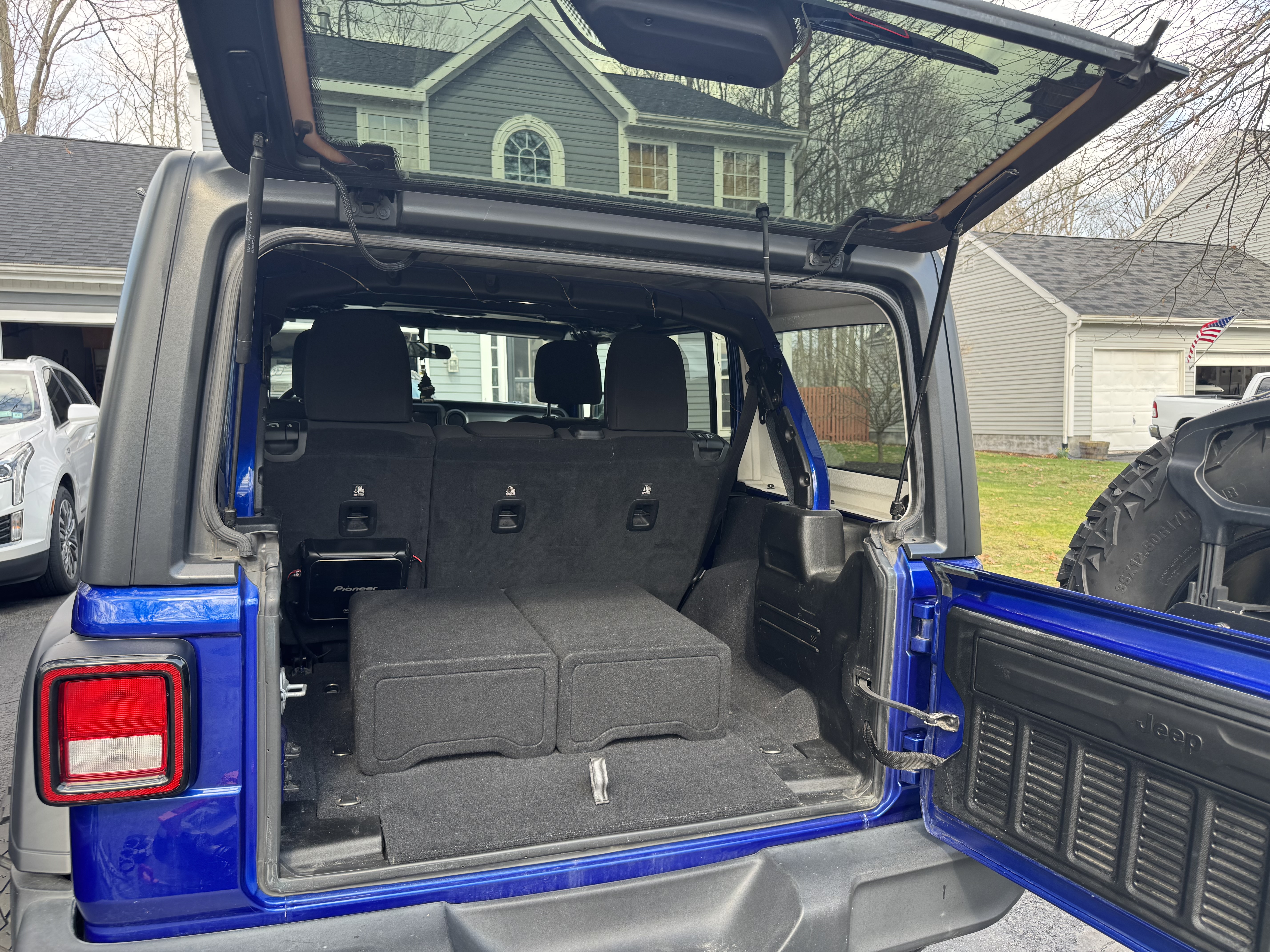 Used 2018 Jeep Wrangler Unlimited Sport AWD/4WD image 12