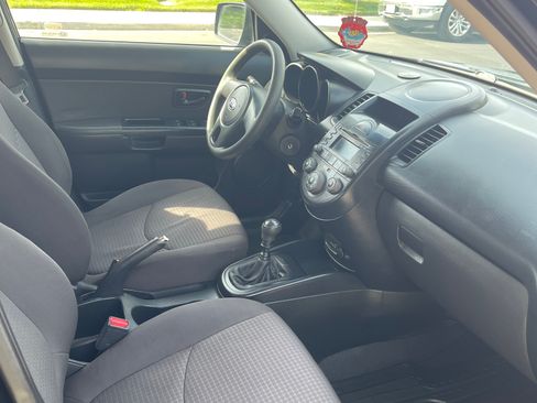 Used 2011 Kia Soul FWD image 10