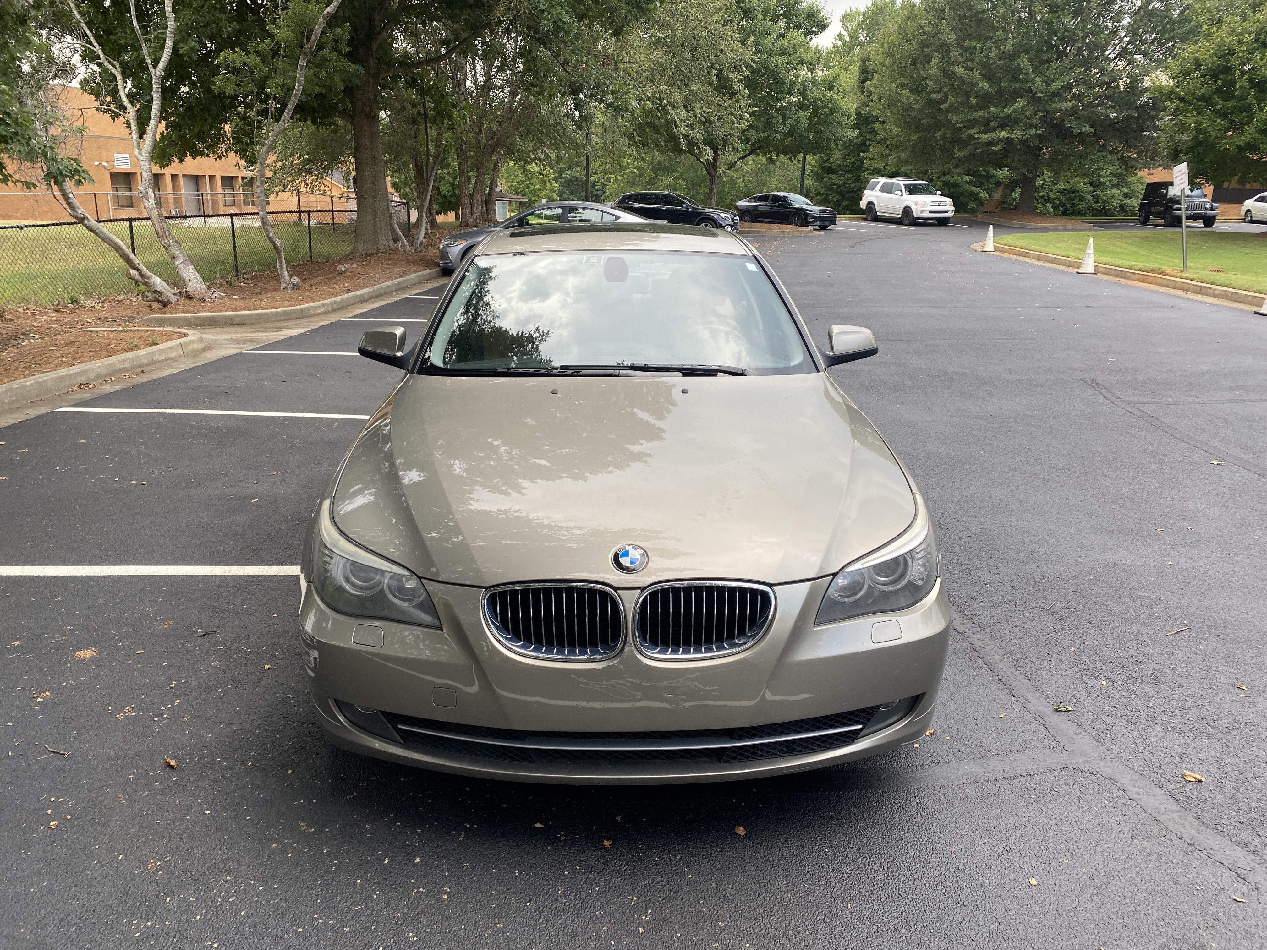 Used 2010 BMW 528i Sedan RWD image 4