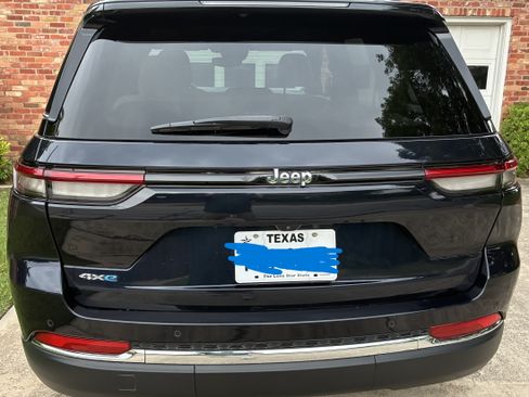 Used 2022 Jeep Grand Cherokee Limited 4xe AWD/4WD image 6