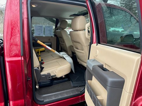 Used 2015 Ford F250 Lariat w/ Lariat Ultimate Package image 10