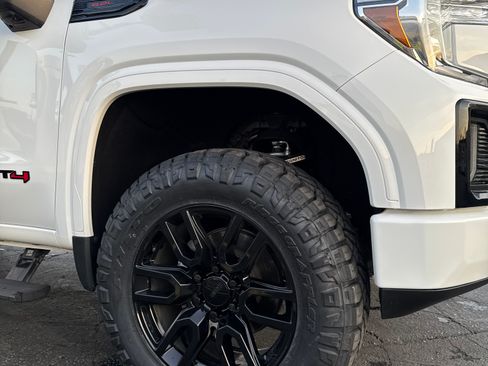 Used 2020 GMC Sierra 1500 AT4 w/ AT4 Premium Package image 4