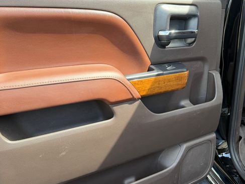 Used 2015 Chevrolet Silverado 2500 High Country w/ Duramax Plus Package image 19