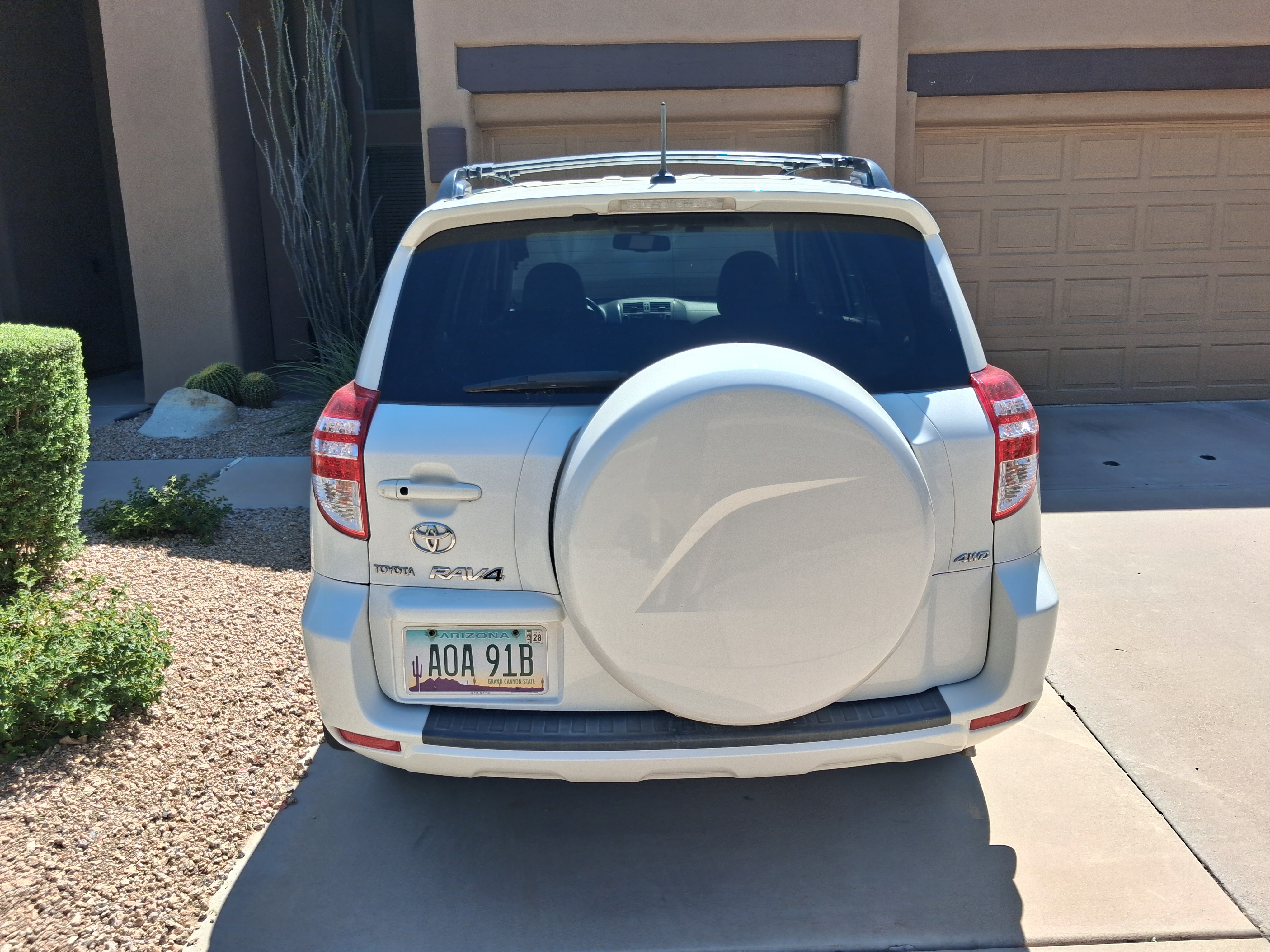 Used 2010 Toyota RAV4 Limited w/ Limited Extra Value Pkg AWD/4WD image 8