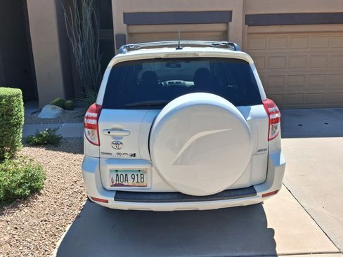 Used 2010 Toyota RAV4 Limited w/ Limited Extra Value Pkg AWD/4WD image 5