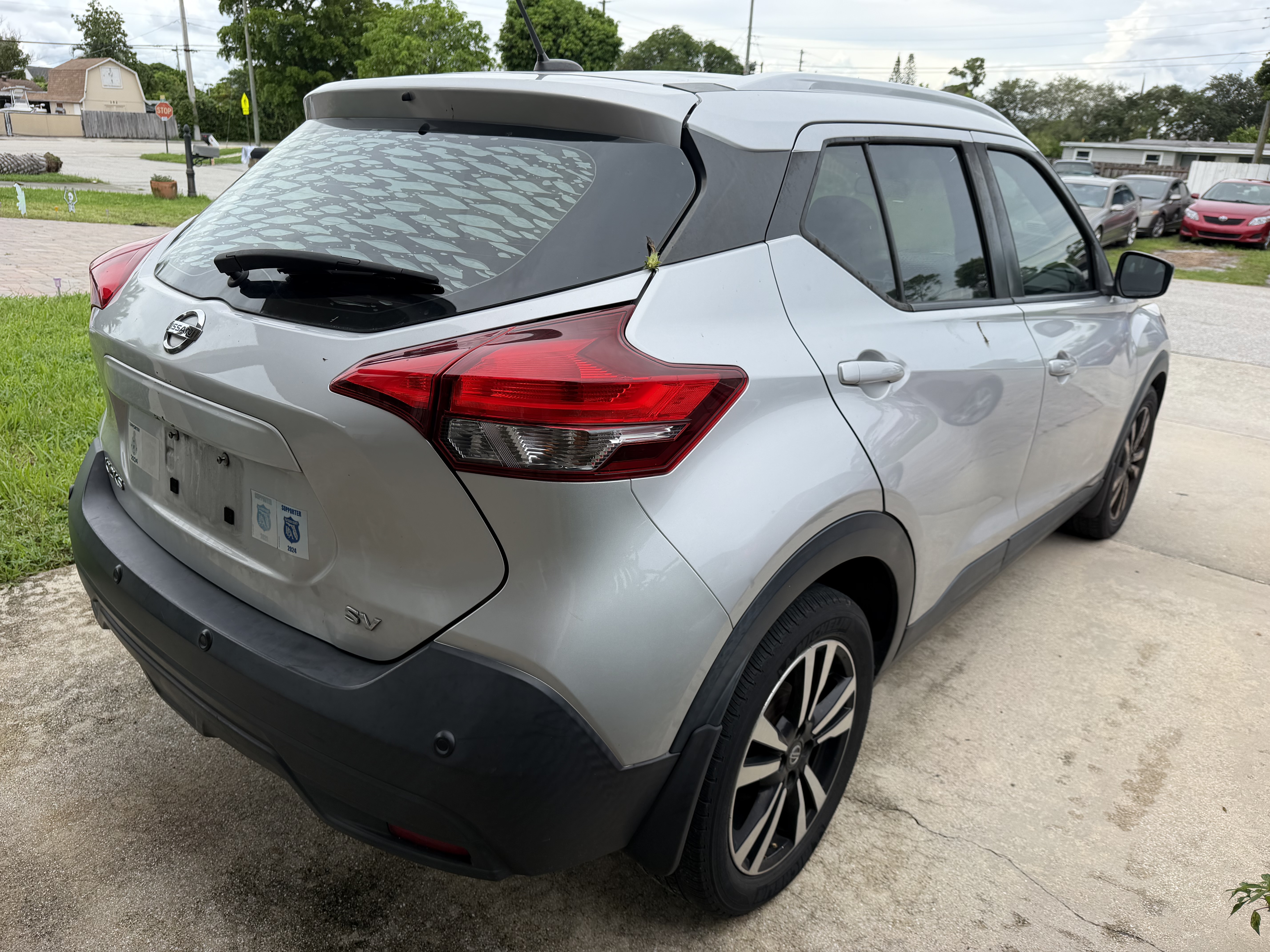 Used 2020 Nissan Kicks SV FWD image 4