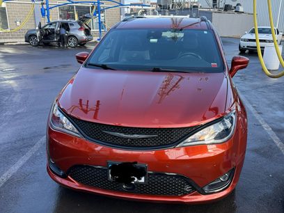 Used 2018 Chrysler Pacifica Touring-L Plus