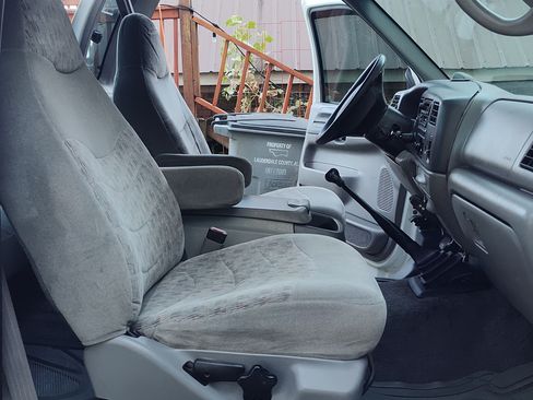 Used 1999 Ford F350 2WD SuperCab DRW Super Duty image 6