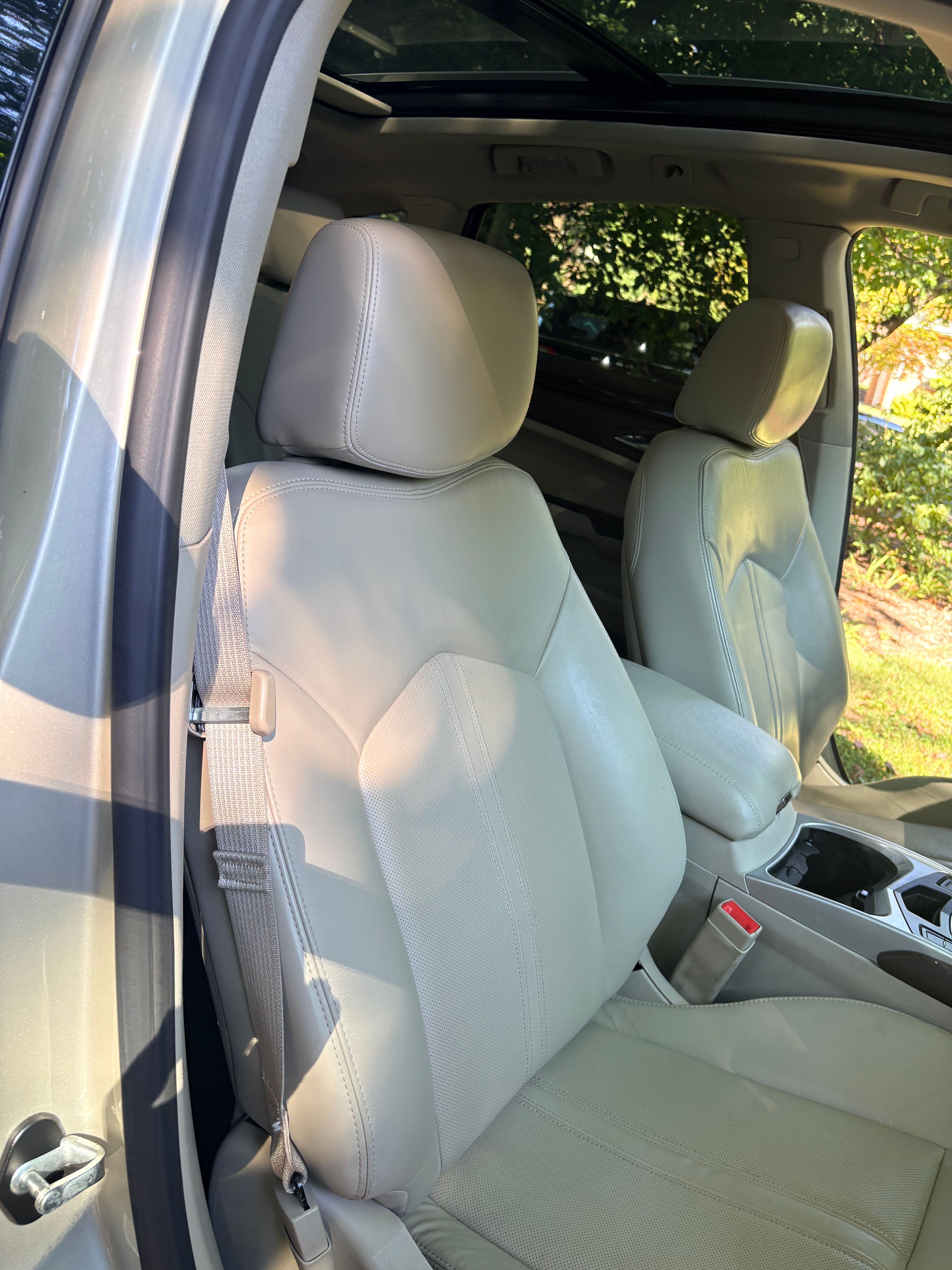Used 2013 Cadillac SRX Luxury w/ Driver Awareness Package FWD image 26