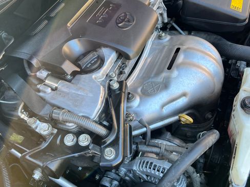 Used 2014 Toyota Camry SE FWD image 4