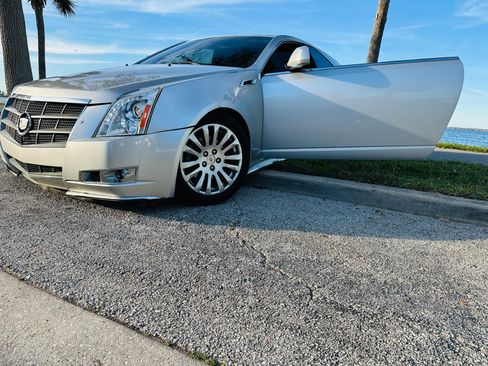 Used 2011 Cadillac CTS Premium image 12