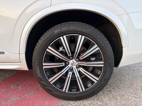 Used 2025 Volvo XC90 B5 Core w/ Protection Package Premier AWD/4WD image 12