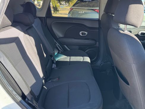 Used 2018 Kia Soul + FWD image 23