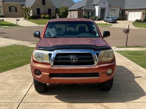 Used 2005 Toyota Tacoma PreRunner image 9