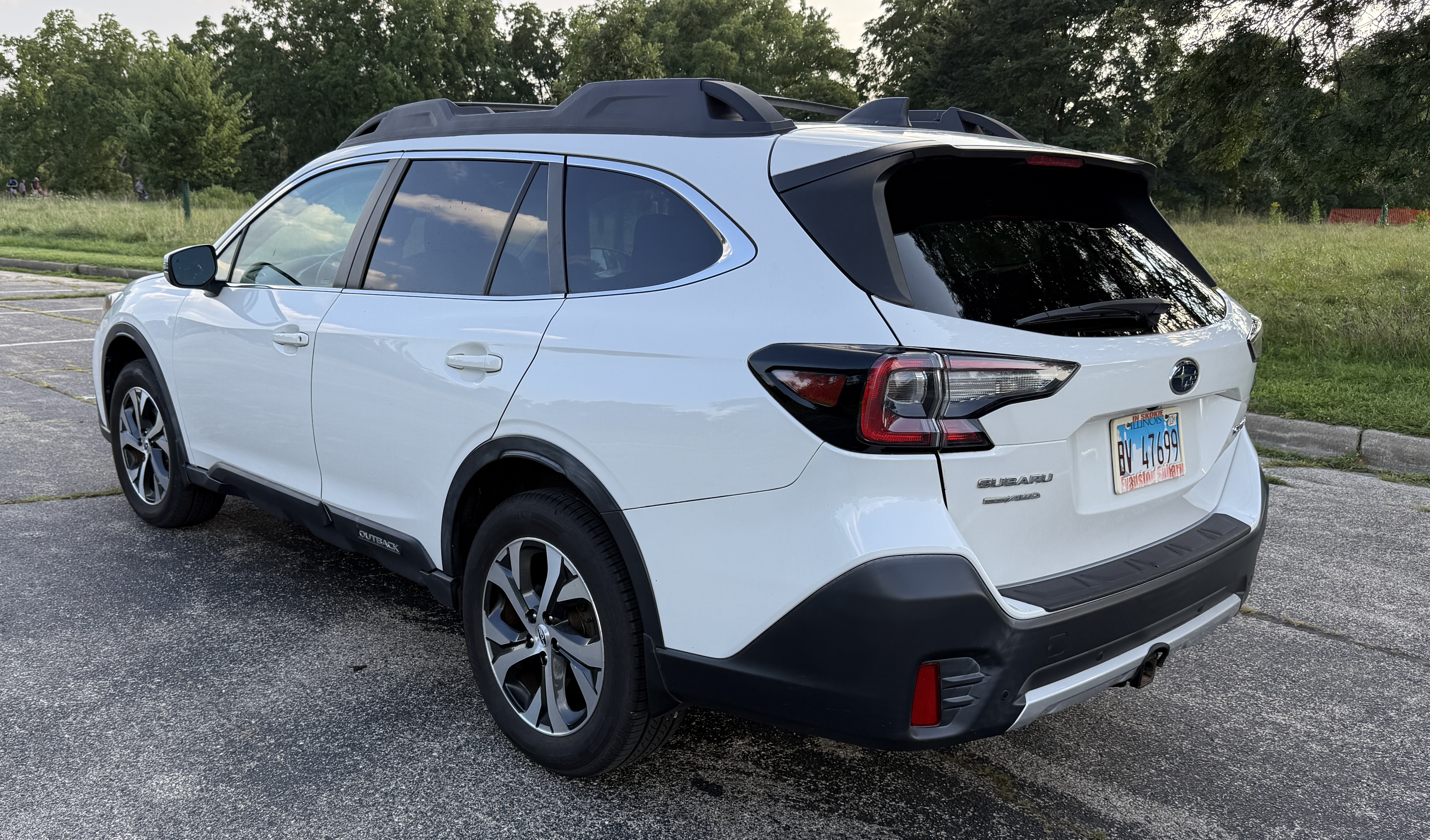 Used 2020 Subaru Outback Limited w/ Popular Package #2 AWD/4WD image 2
