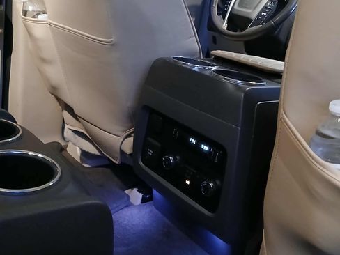 Used 2015 Lincoln Navigator 2WD w/ Equipment Group 101A Reserve image 11