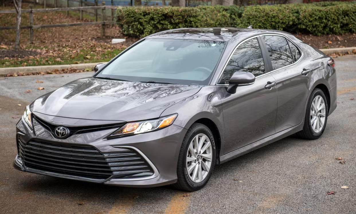 Used 2024 Toyota Camry LE w/ Convenience Package FWD image 5