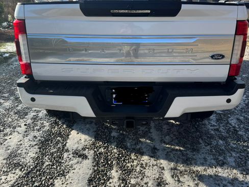 Used 2019 Ford F250 Platinum w/ Platinum Ultimate Package image 5