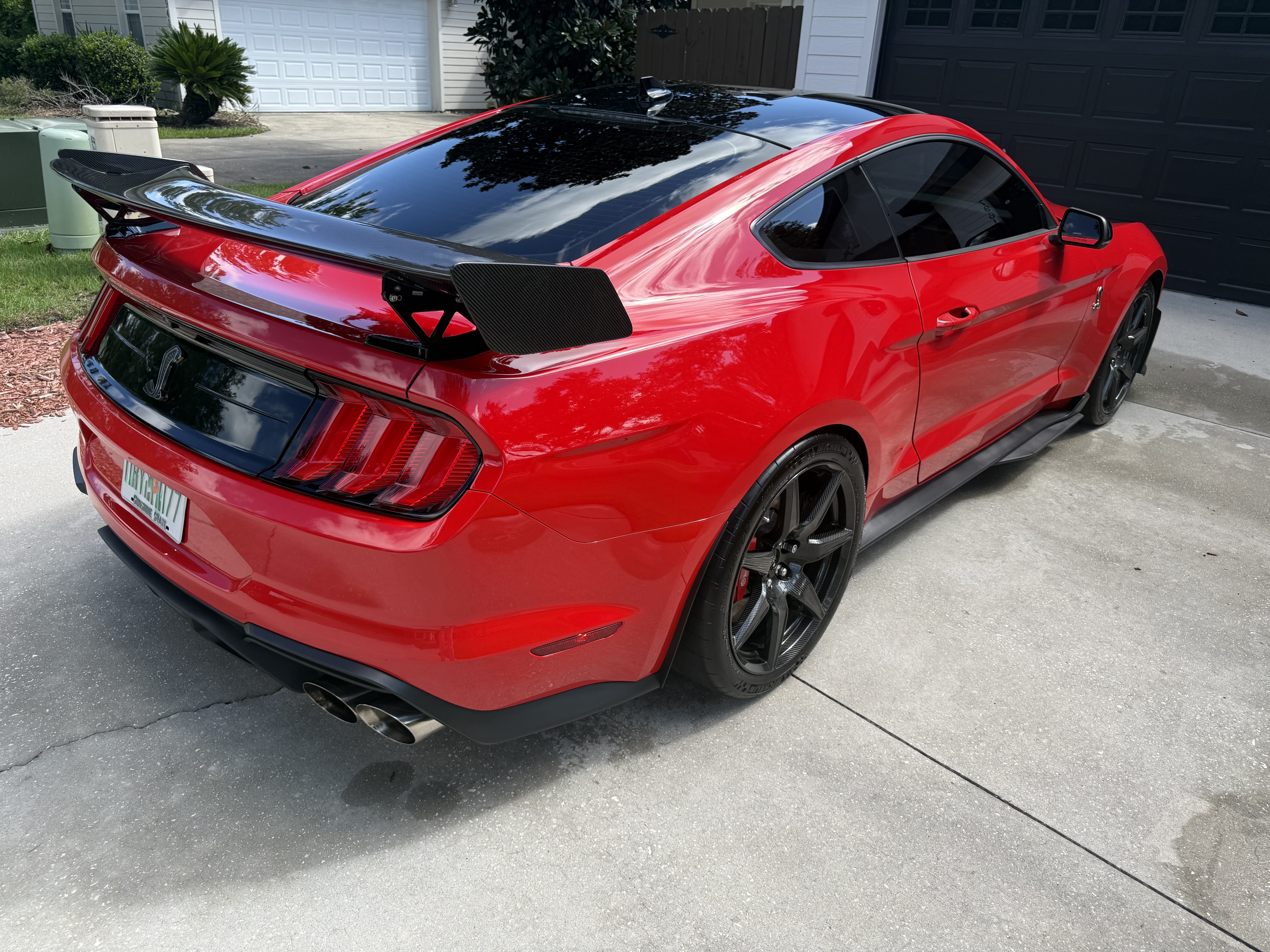 Used 2021 Ford Mustang Shelby GT500 w/ Carbon Fiber Track Pack RWD image 9