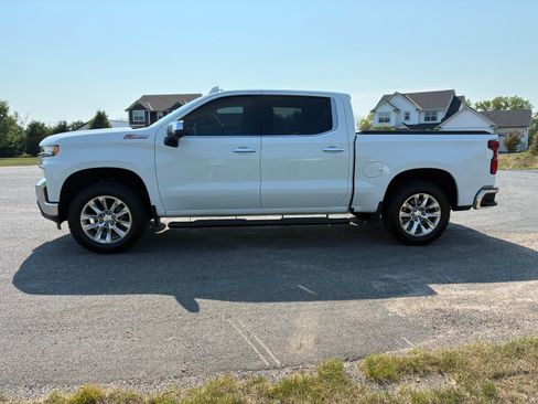 Used 2019 Chevrolet Silverado 1500 LTZ w/ LTZ Premium Package AWD/4WD image 4