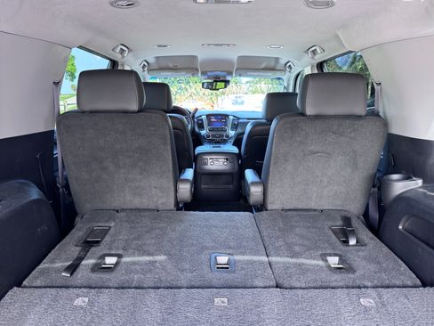 Used 2015 Chevrolet Suburban LT RWD image 9