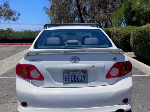 Used 2009 Toyota Corolla S FWD image 4