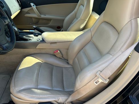 Used 2007 Chevrolet Corvette Coupe w/ Preferred Equipment Group image 16