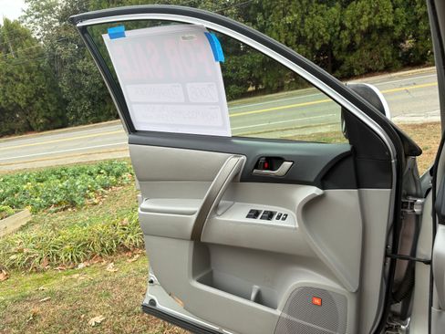 Used 2008 Toyota Highlander Sport image 15